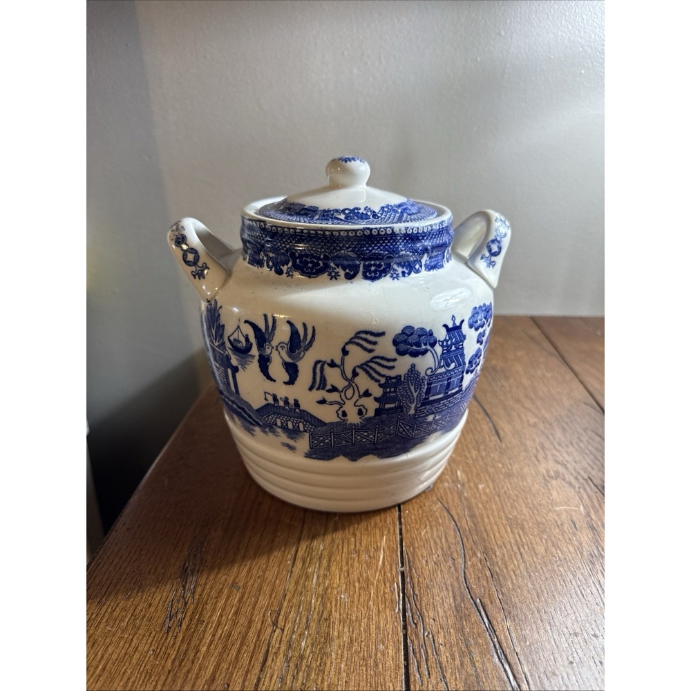 Vtg Blue Willow Canister Storage Jar w/ Lid by Regal England 7" H Blue & White